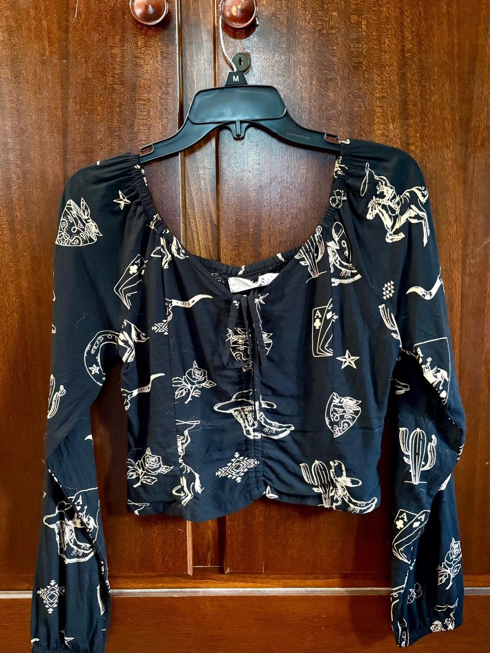 Idyllwind Women’s Black Crop Top with Western Motif Print Size Small